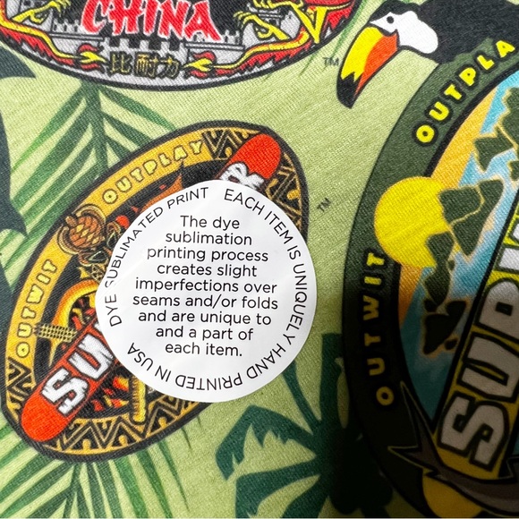 NWOT Logo Vision Survivor AOP Past Seasons Graphic T-Shirt Junior Sz XL - Picture 3 of 7